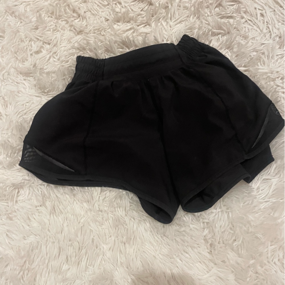 LULULEMON HOTTY HOT SHORTS SIZS 0.